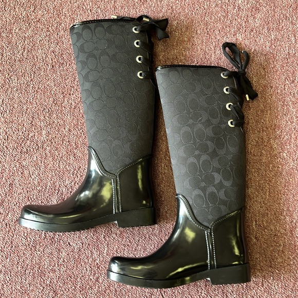 NWOT Coach Tristee Logo Signature Lace Up Corset Black Rain  Boot Shoe Size 7 - Picture 1 of 11